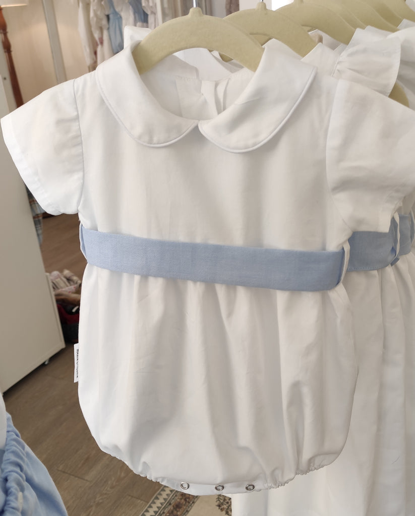 Fofo Branco Menino Cerimonia com faixa Azul Oxford